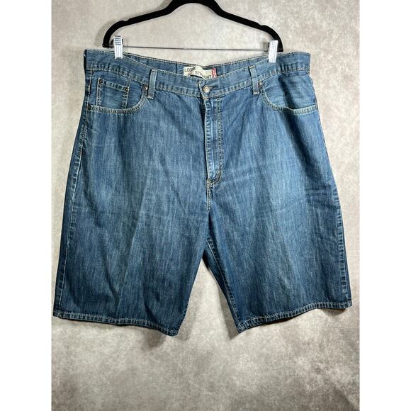 Levi's 569 Denim Shorts Mens Size‎ 44 Blue Dark Wash Loose Fit Straight Work - Picture 1 of 10